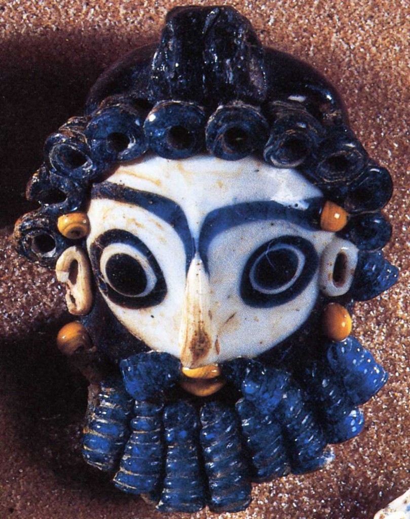 4.1Amulettes_pâte_verre